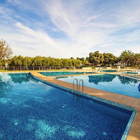 Mobile Homes Mediteran In Caravan Park Strasko, Новалья Экстерьер фото