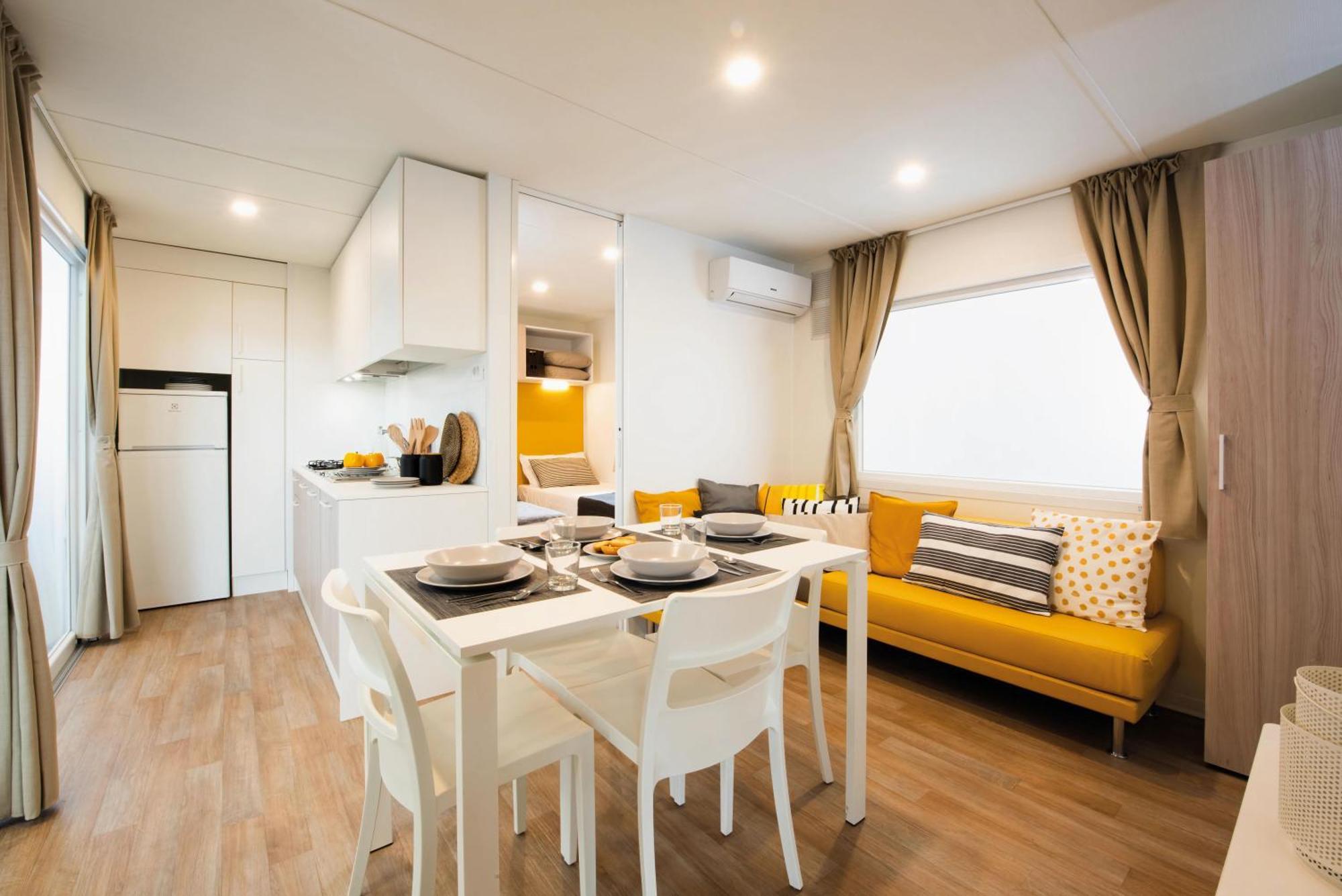 Mobile Homes Mediteran In Caravan Park Strasko, Новалья Экстерьер фото