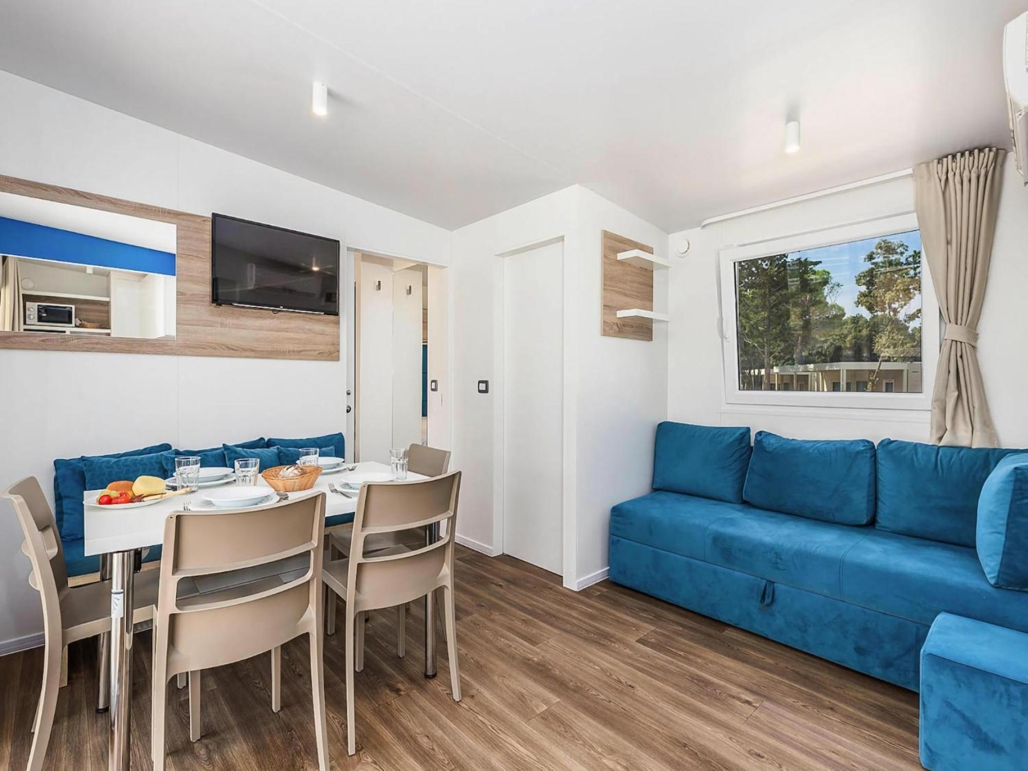 Mobile Homes Mediteran In Caravan Park Strasko, Новалья Экстерьер фото